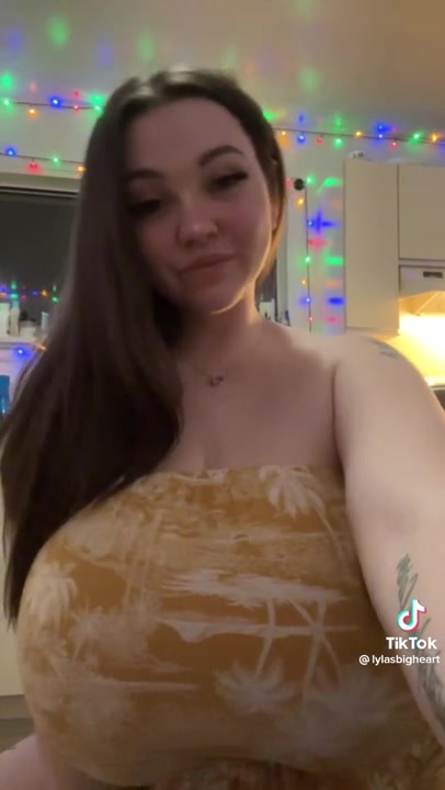 Lylasbigheart – i love her BOOBS ♥