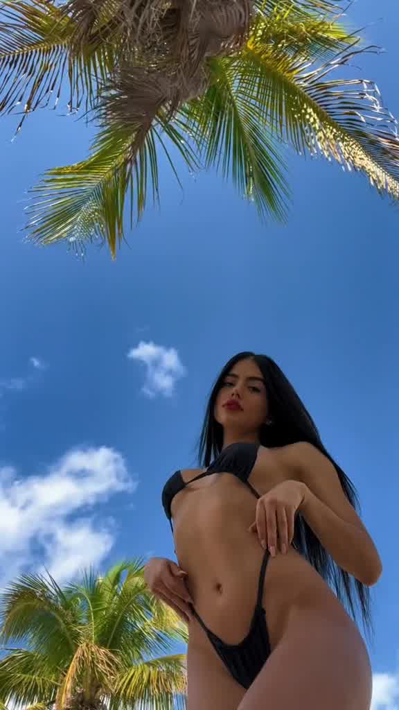 Luisacastro Show Body Ourdoor