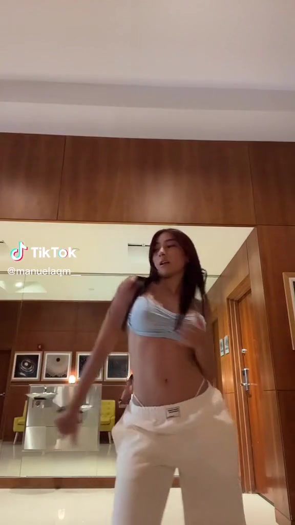 ManuelaQm New Video Sexy dance