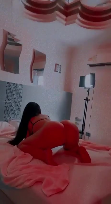 Jessica Orozco Show Big Ass Bouncing Very Lewd
