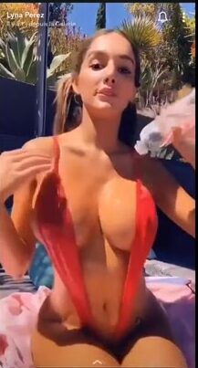Lyna Perez – [ Onlyfans ] rubbing herself with oil very lewd