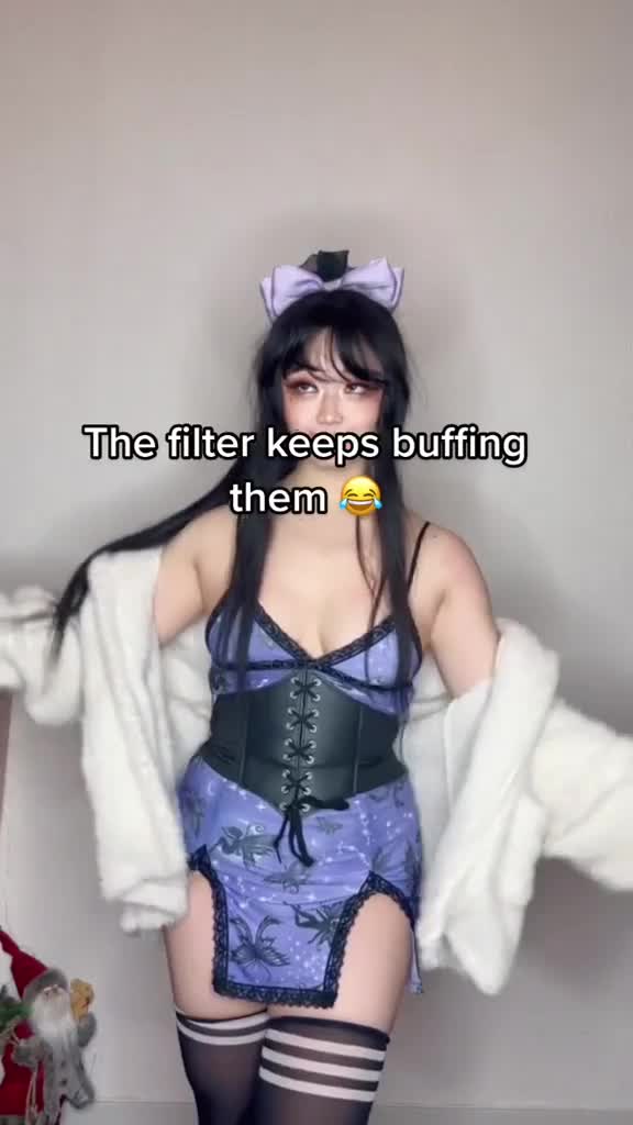 mooncakeva – Her sexy video