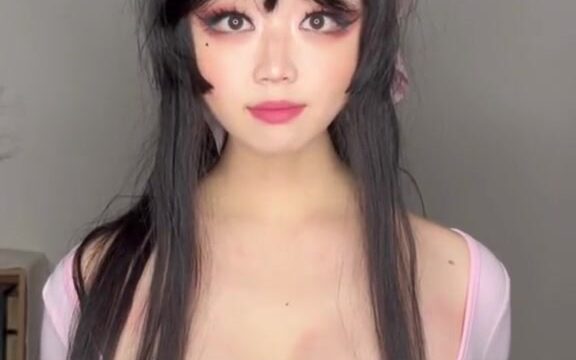 mooncakeva Show Off Big And Round Boobs