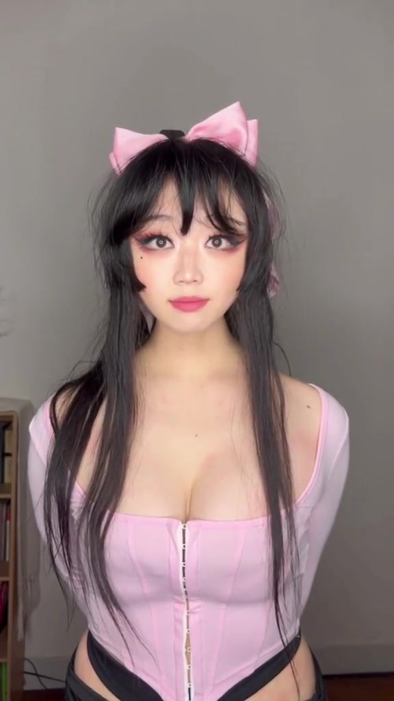 mooncakeva Show Off Big And Round Boobs