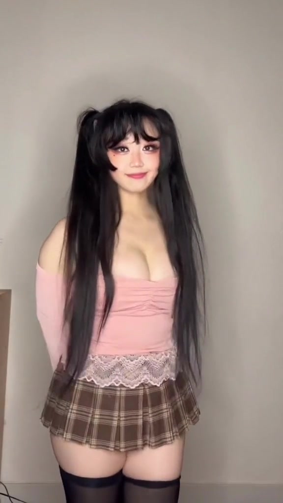 mooncakeva – Show Big Boobs And Bouncing Ass