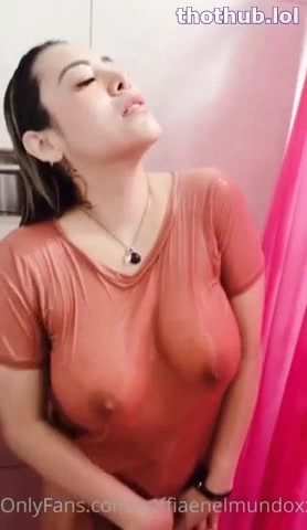 Soffiaenelmundo – Show Big Boobs And Nipples In Bathtub