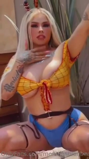Monafashion – [ Onlyfans ] Show Big Boobs And Bouncing Ass Very Lewd