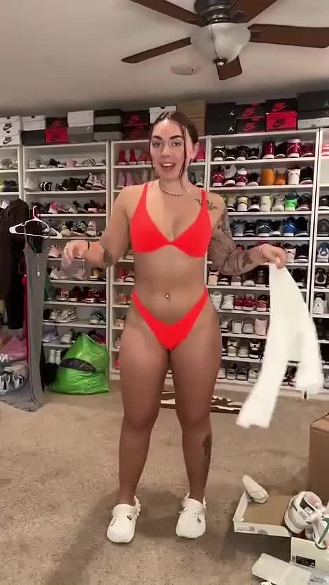 Abby Berner – Show Big Boobs And Bouncing Ass