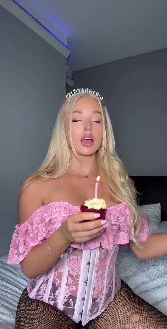 Charlotte Parkes Onlyfans – New Video !!!