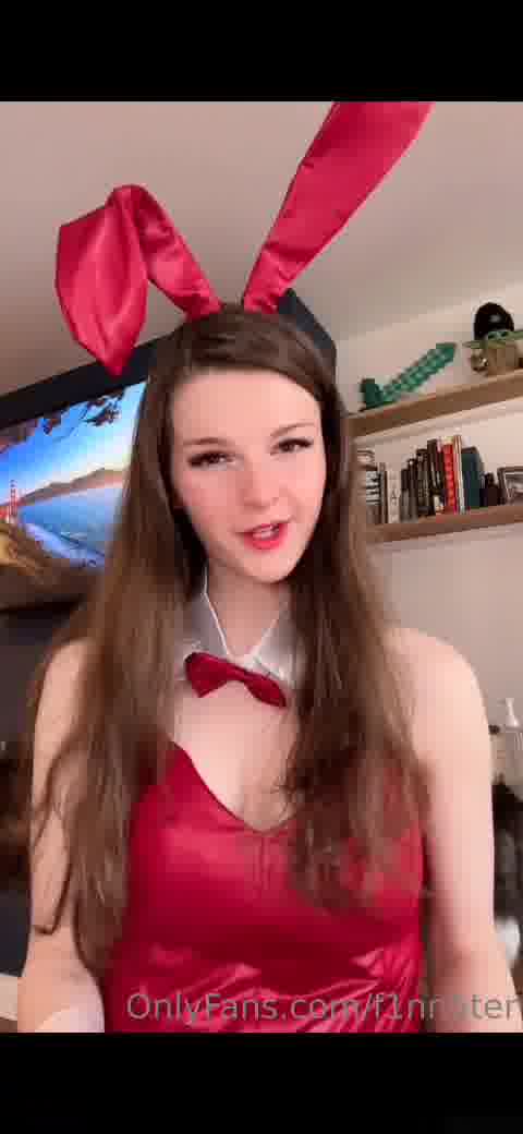 F1nn5ter Onlyfans – Her sexy body video