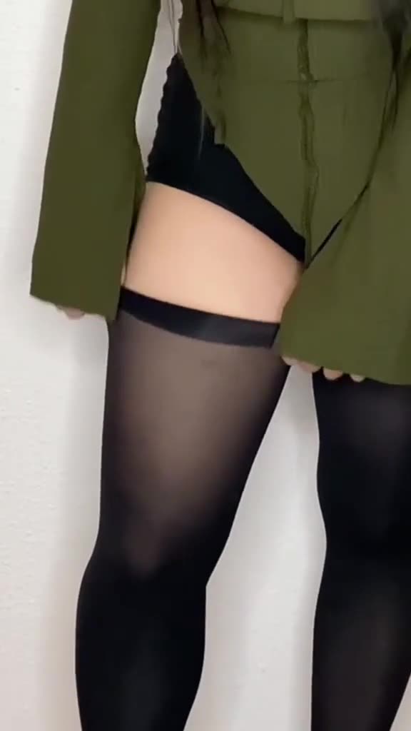 mooncakeva – New video sexy dance