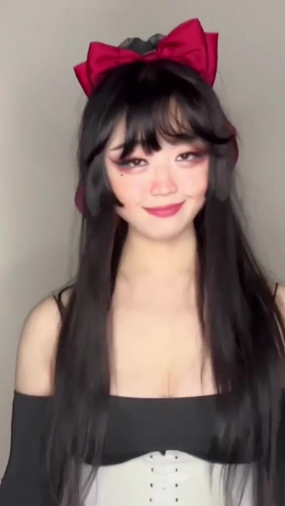 mooncakeva – NEW video sexy