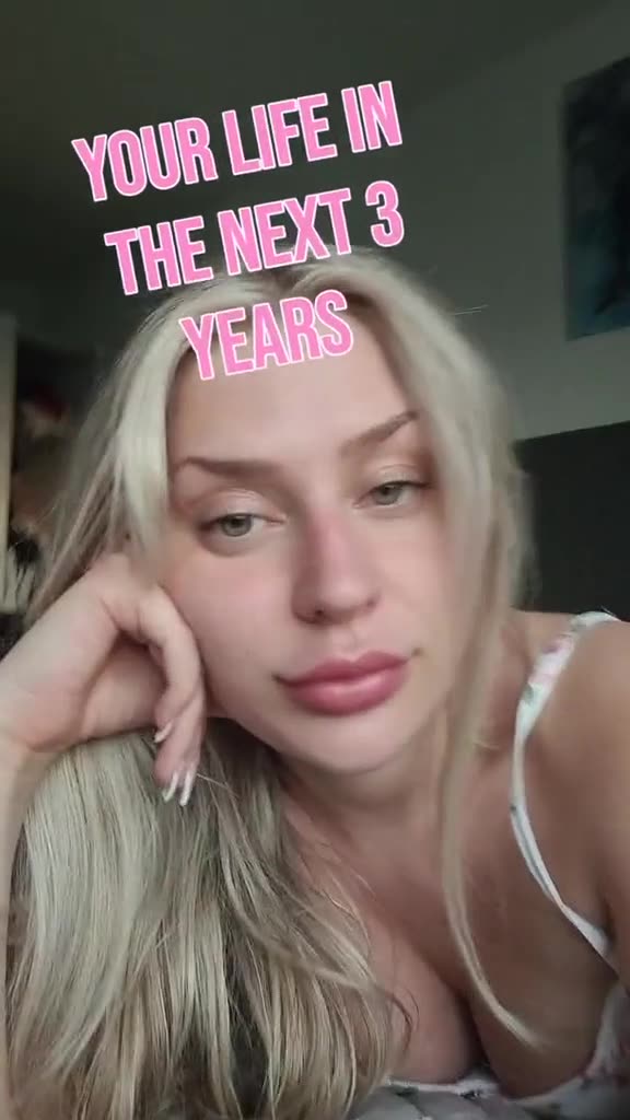 snowmixy – Her sexy on bed