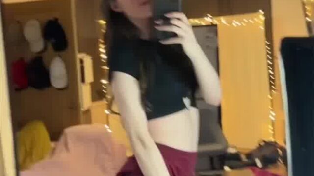 F1nn5ter Onlyfans – Show body in front of the mirror