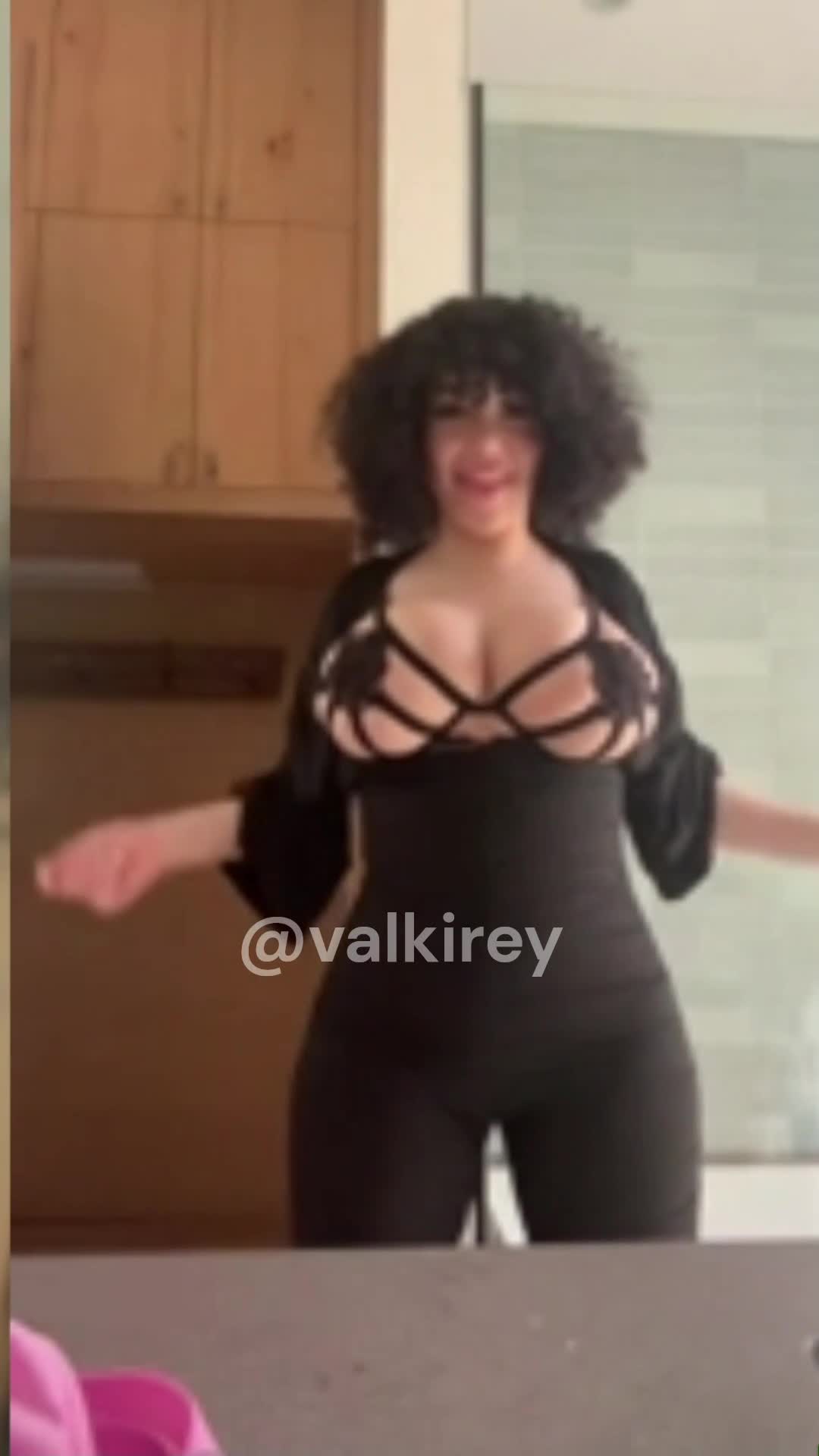 meldadel Onlyfan – Show HOT Big Boobs New Video