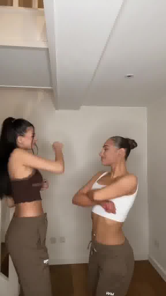 mollyandjordy – Sexy dancer video