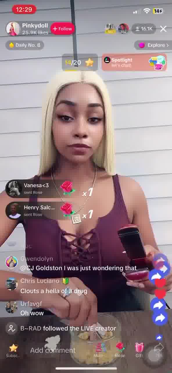 pinkydollreal Show boobs very lewd