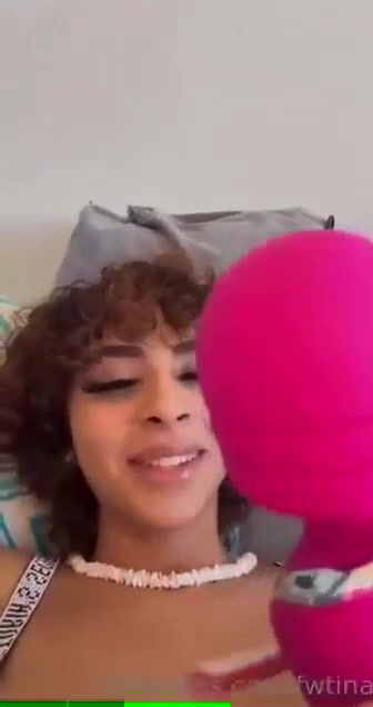 fwtina rubbing her wet pussy