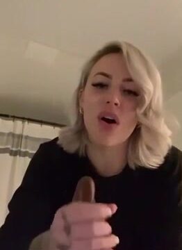 Woahkenzy Bj Black Dildo
