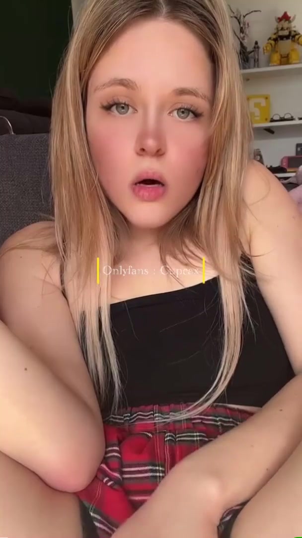 cupcax hook the pussy and make water
