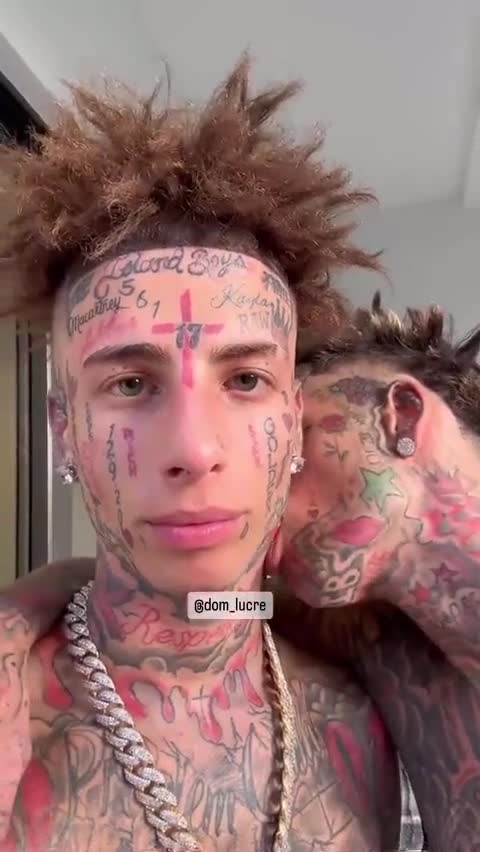 island boys Kiss with boyfriend