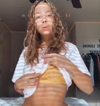 kayla richart Nake Boobs tits on bed lewd Onlyfans Leaks
