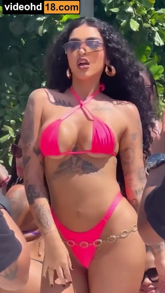 Bianca Censori OnlyFans Leak – Pink Lingerie Sexy Dancing !!!