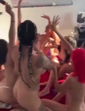 vietbunny Onlyfans – Lesbian Orgy Porn Video Leak