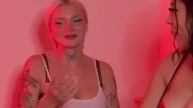Lowri Rose Onlyfans Leaked – Lesbian Video