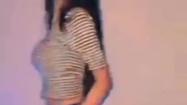 oye ayesha/mera dil ye pukare aaja girl viral video